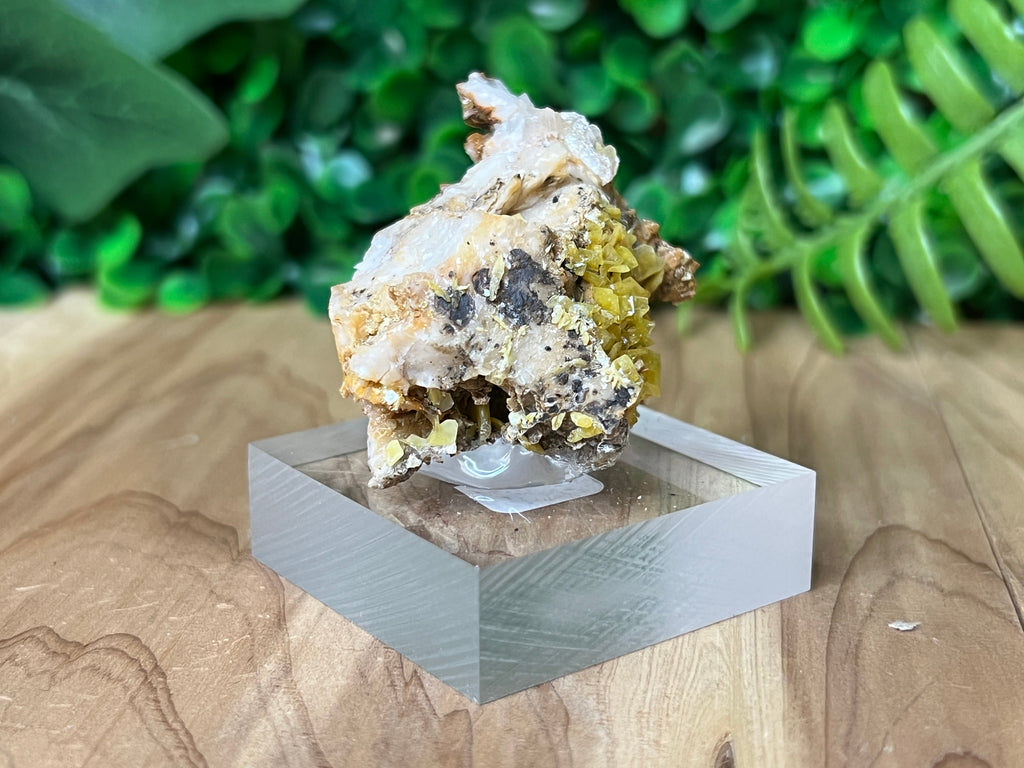 Wulfenite