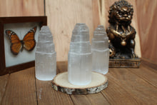 Load image into Gallery viewer, Selenite Tower 4&quot;
