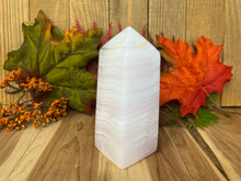 Load image into Gallery viewer, Mangano Calcite Tower
