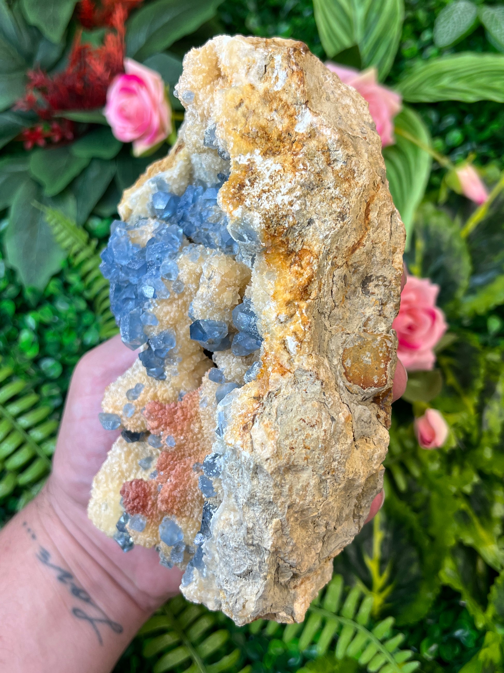 Celestine on Calcite