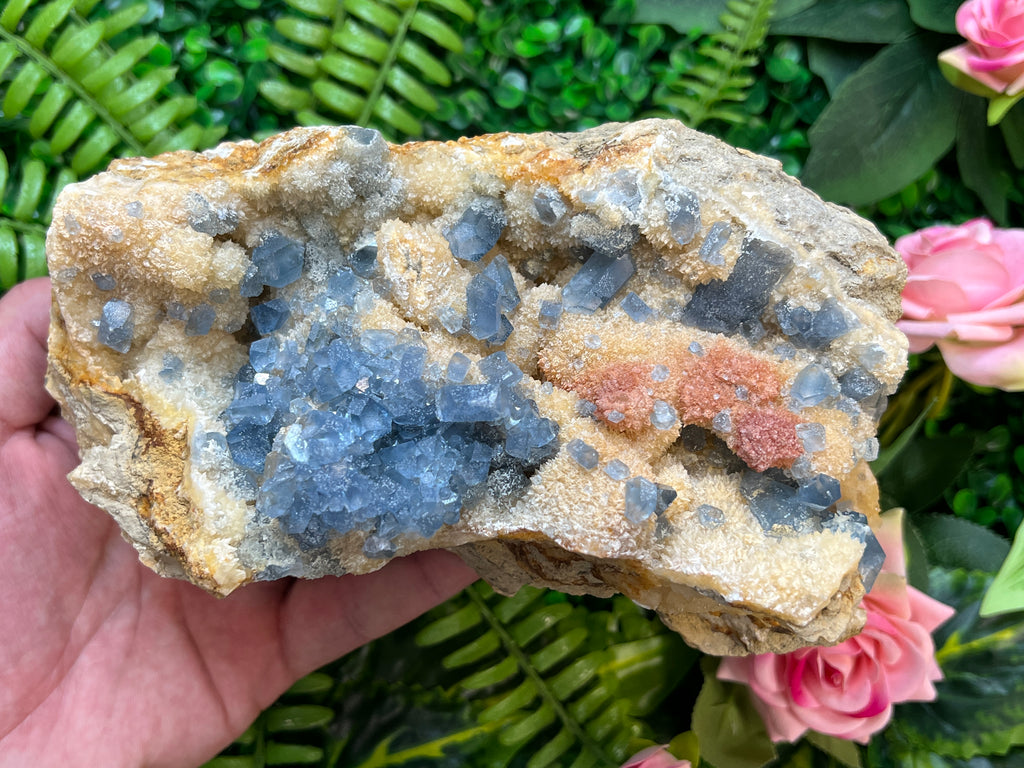 Celestine on Calcite