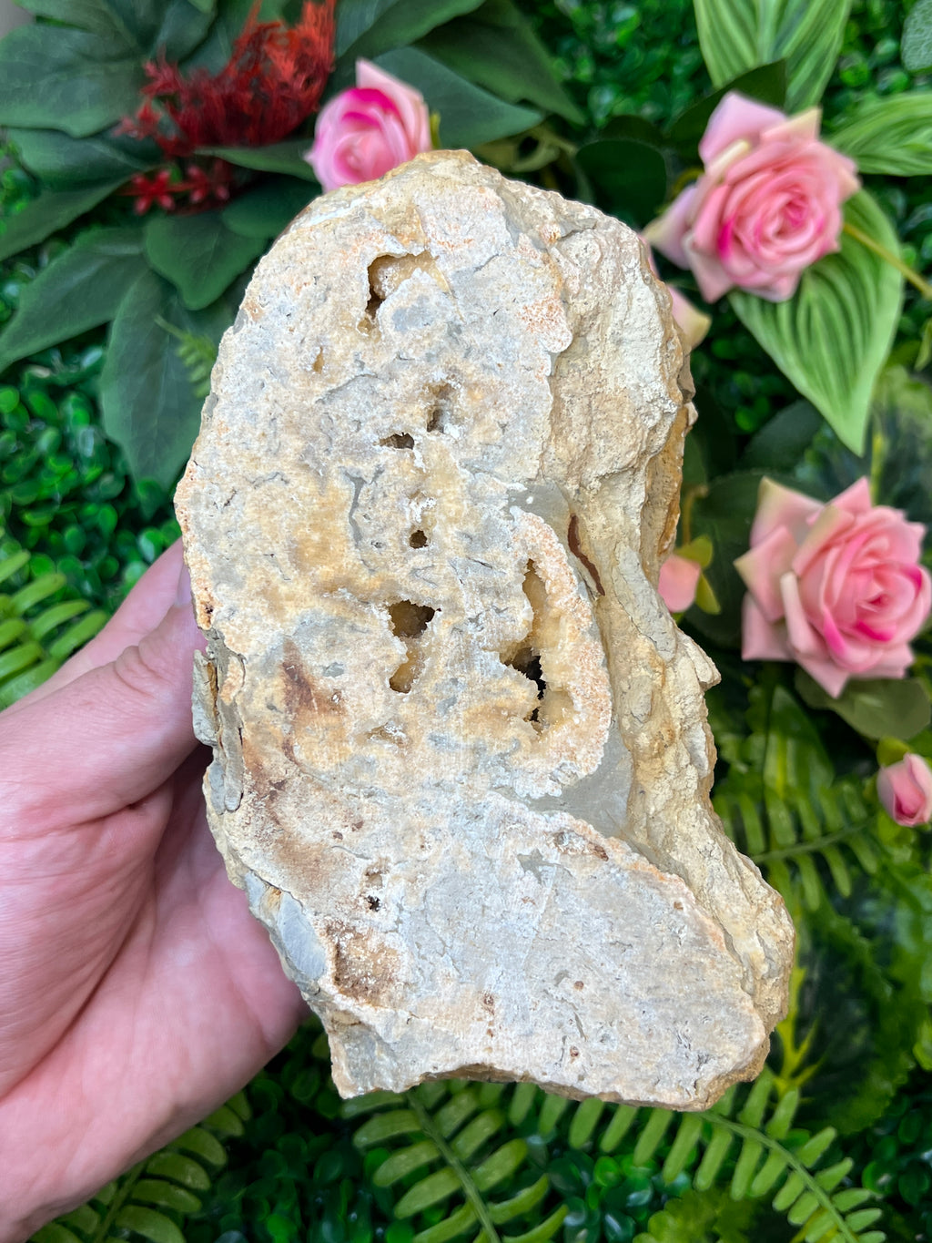 Celestine on Calcite