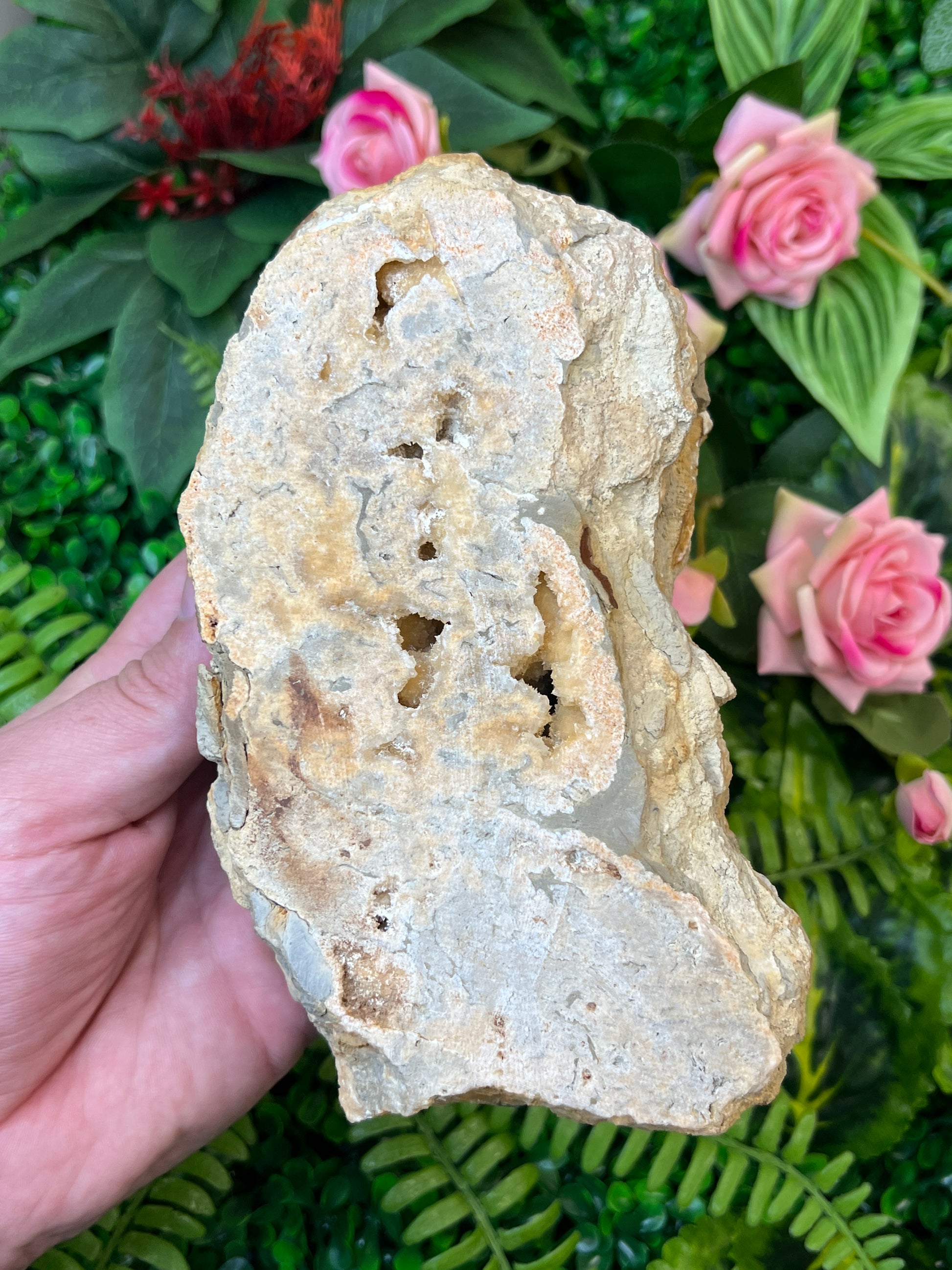 Celestine on Calcite
